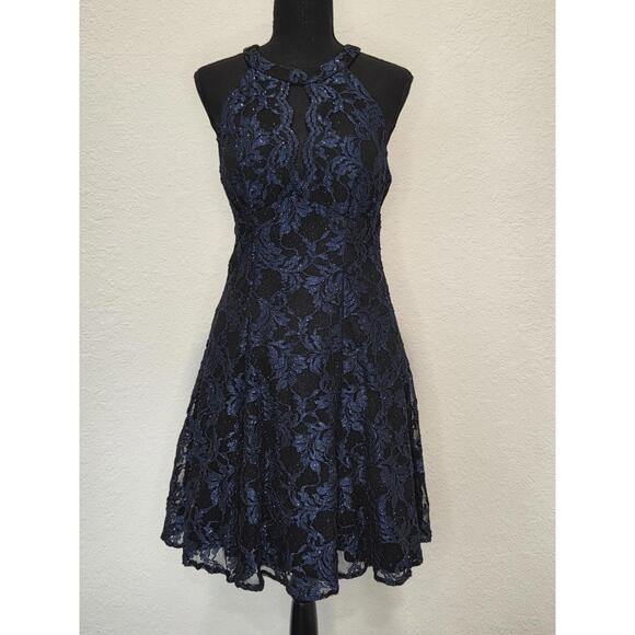 Nightway Glitter-Lace Keyhole Halter Dress - NWOT (New)‎ - Picture 3 of 7